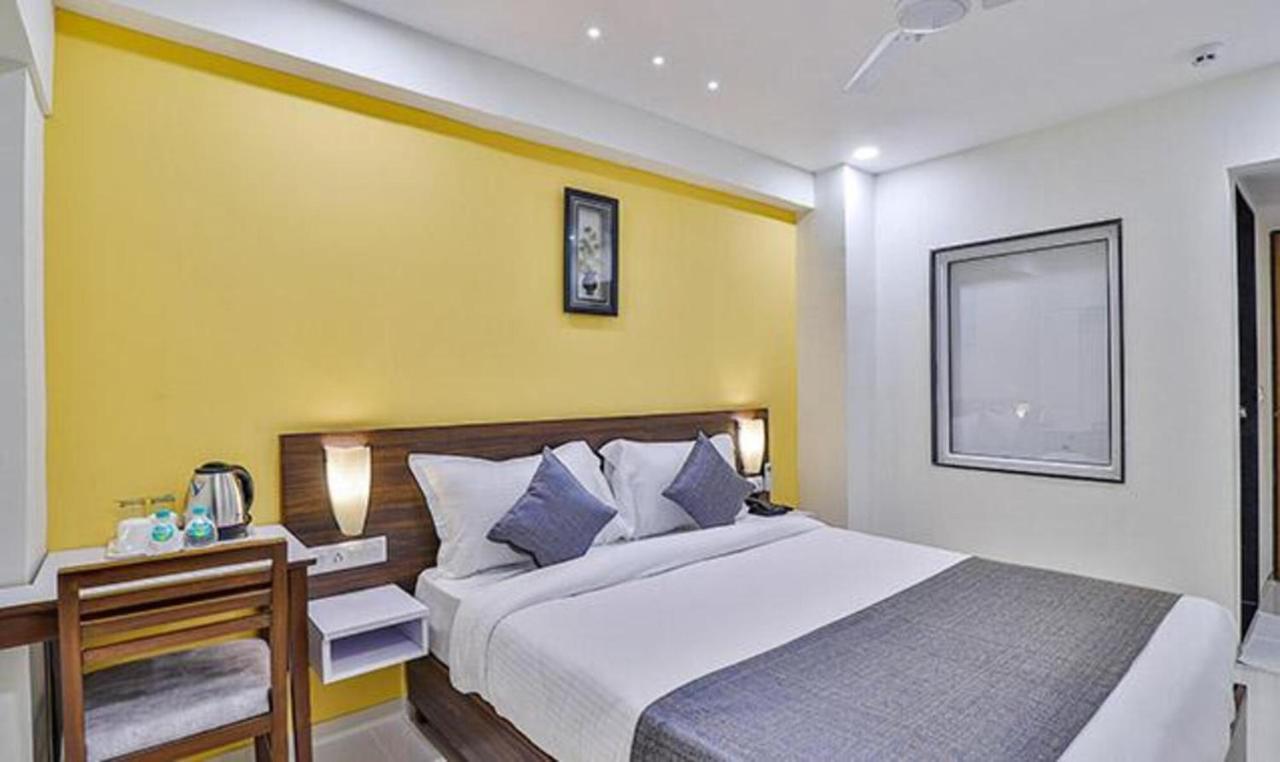 Leo Hotel Ahmadábád Kültér fotó