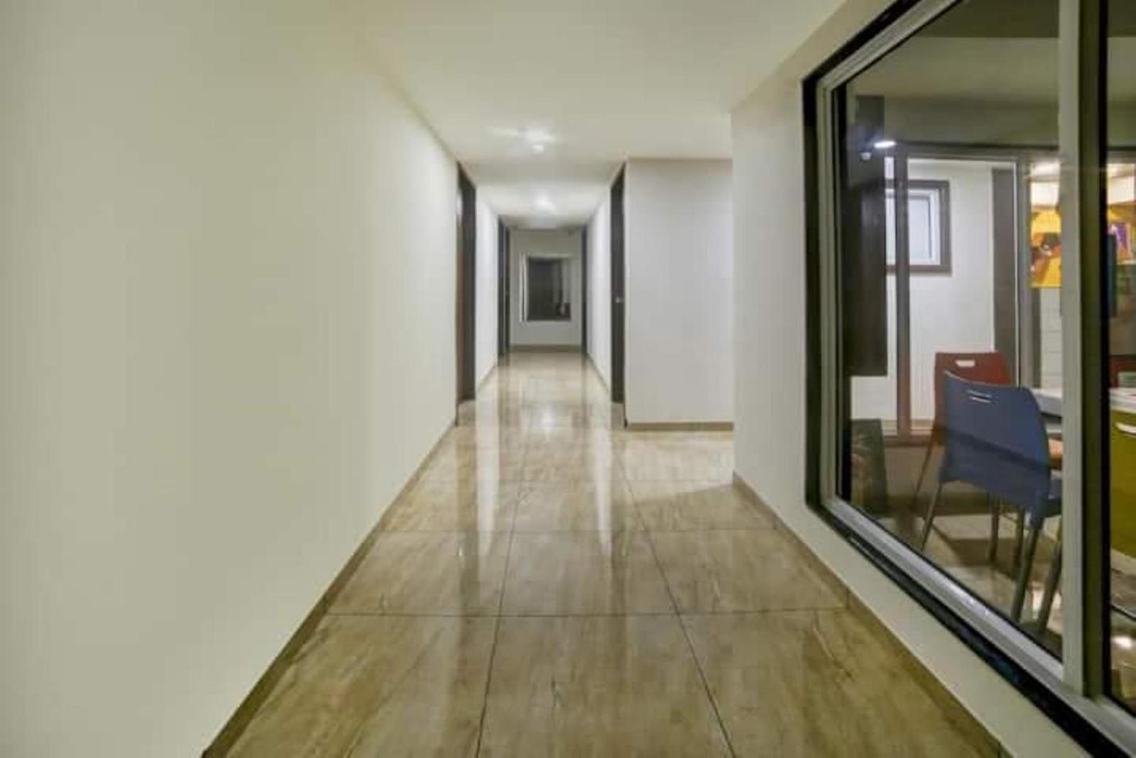 Leo Hotel Ahmadábád Kültér fotó