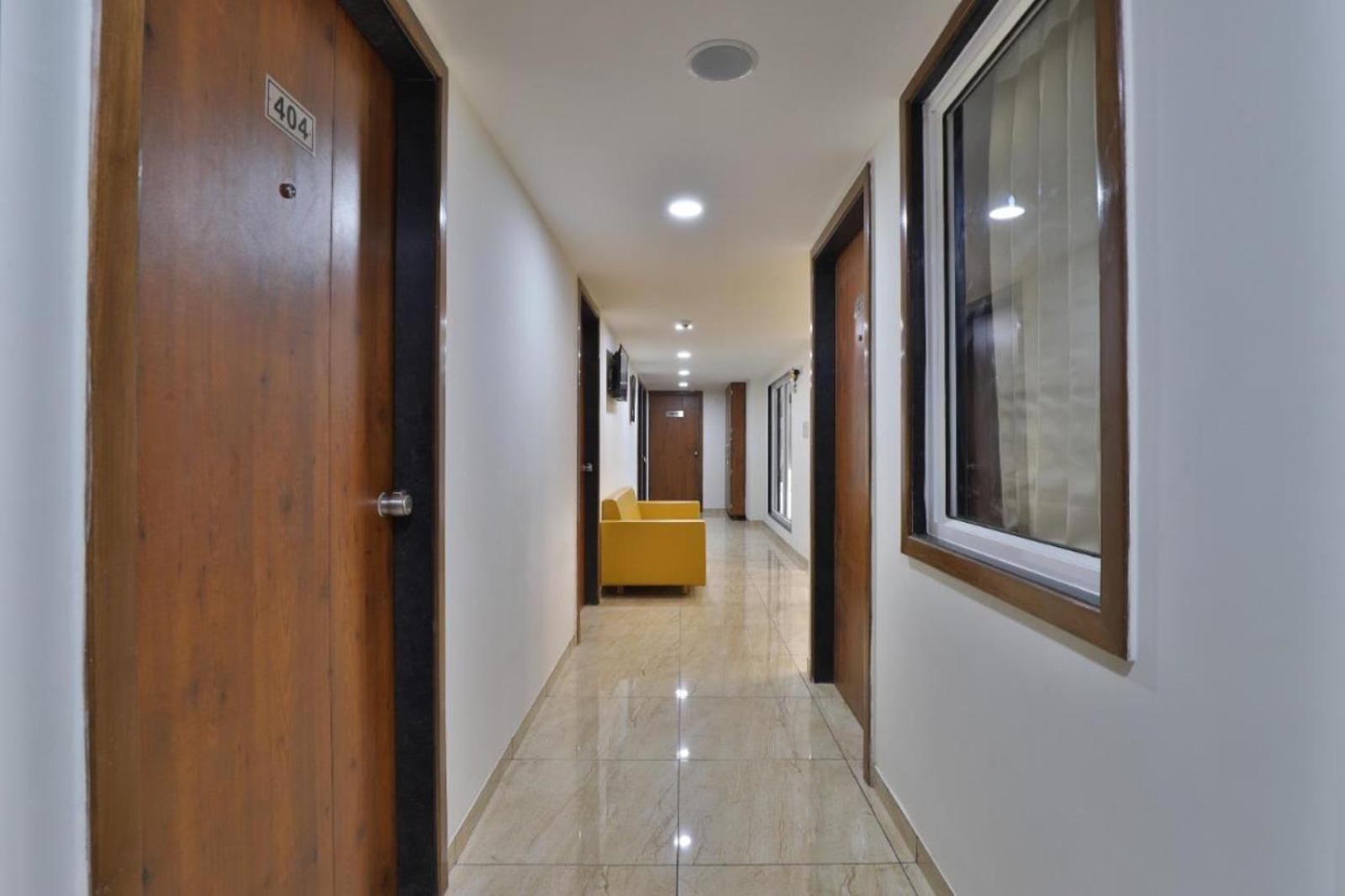 Leo Hotel Ahmadábád Kültér fotó