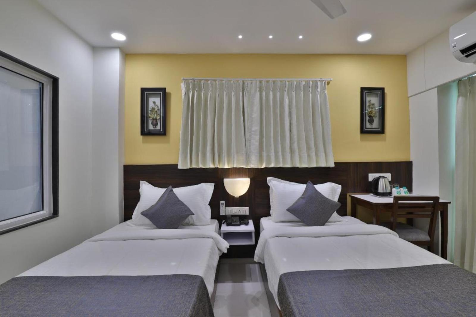 Leo Hotel Ahmadábád Kültér fotó